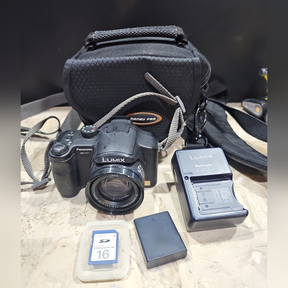 Panasonic LUMIX DMC-FZ7 Camera 6.0 MP 12x Zoom W/16GB Memory Charger  Case Works